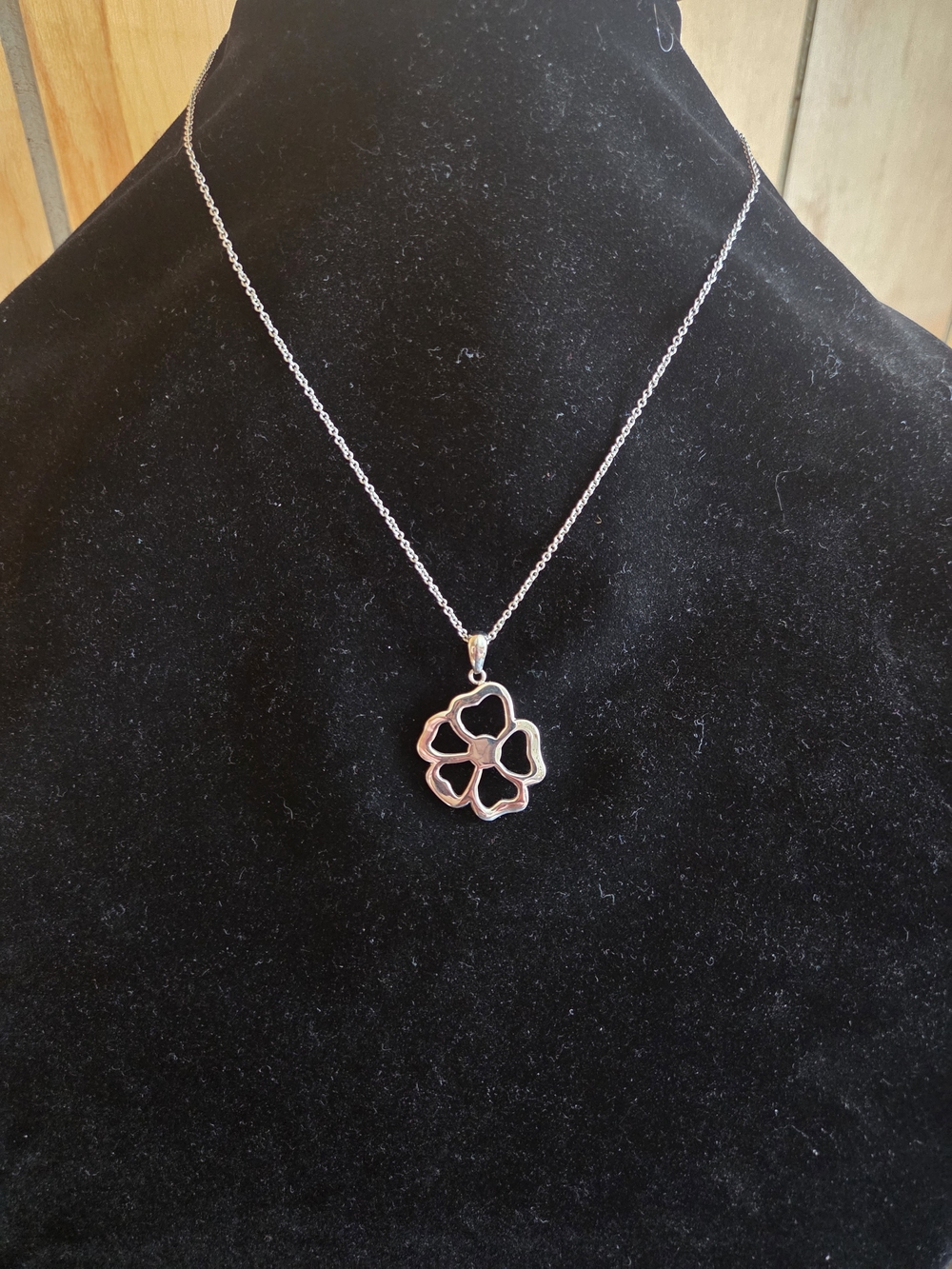 Silver Flower Pendant Necklace Stainless Steel 18"